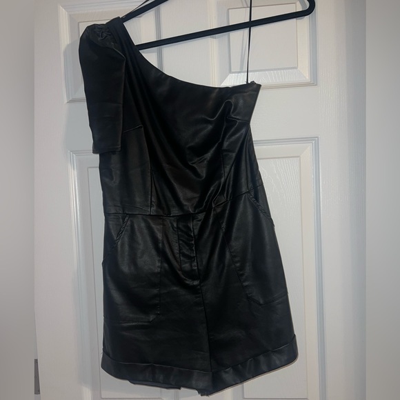 Black leather romper size medium - Picture 1 of 4